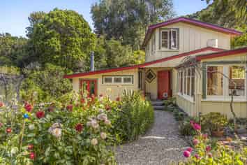 21 Airlie Street, Glenduan