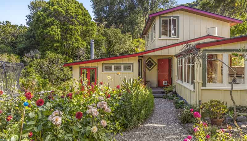 21 Airlie Street, Glenduan