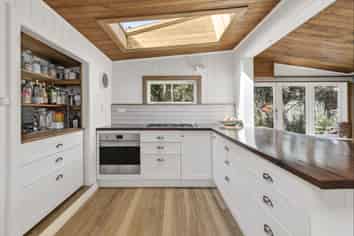 21 Airlie Street, Glenduan