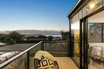 A/935 Whangaparaoa Road, Manly