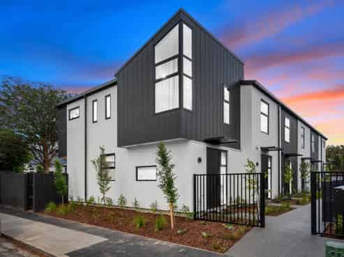 2/20 Whiteleigh Avenue, Addington