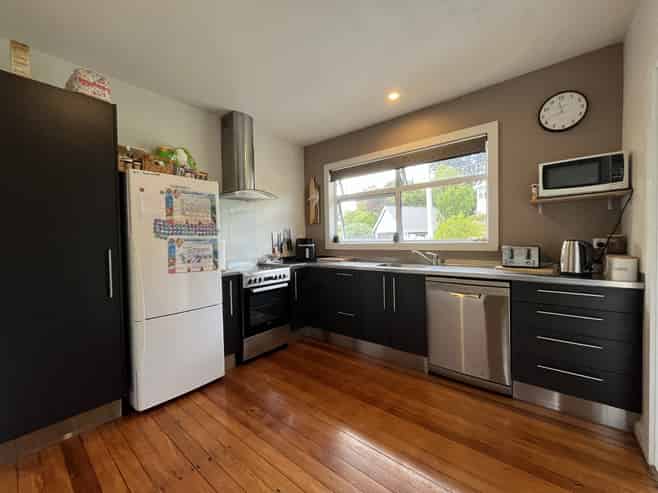 4 Stoke Street, Westown