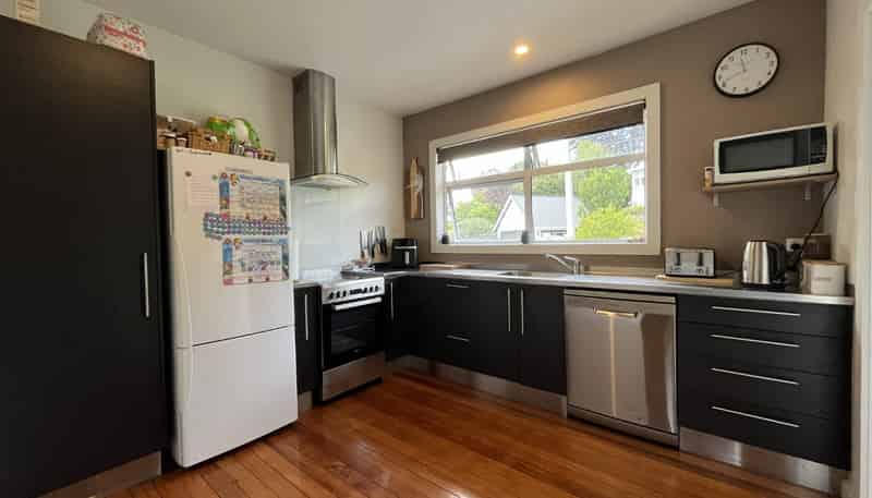 4 Stoke Street, Westown