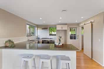 137 Winara Avenue, Waikanae