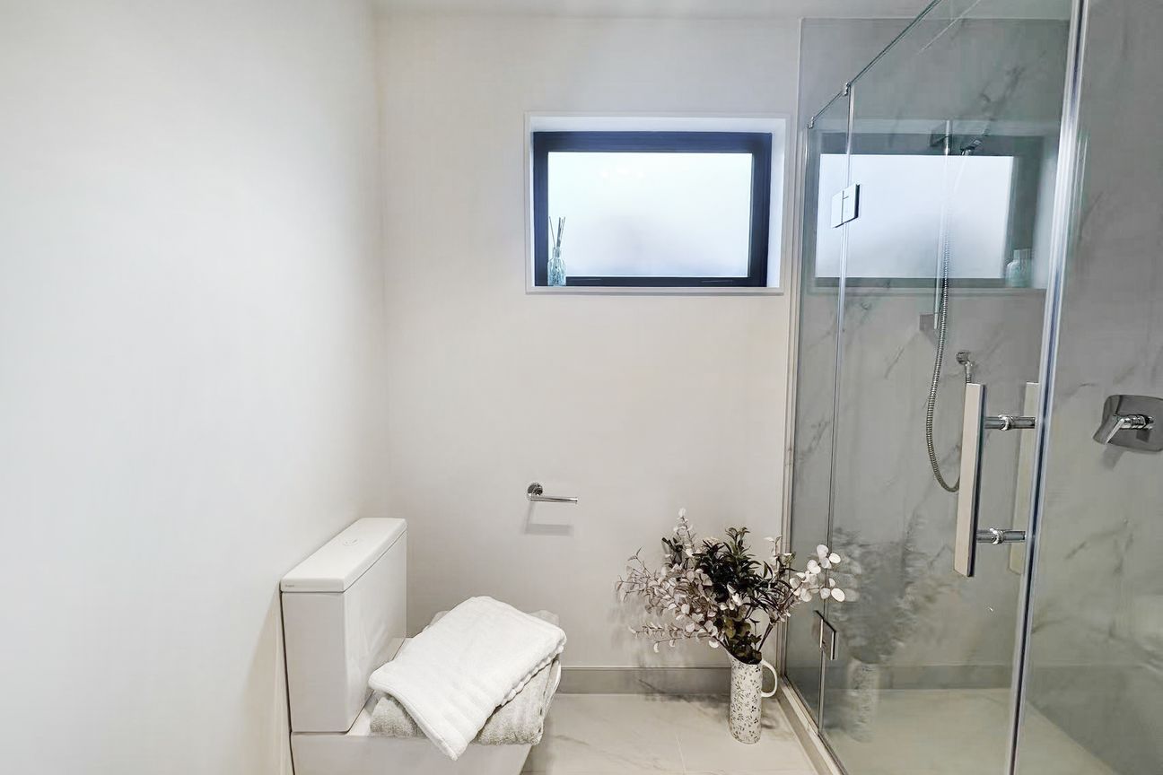 3 Bedrooms Starting at $750,000 - Więcej