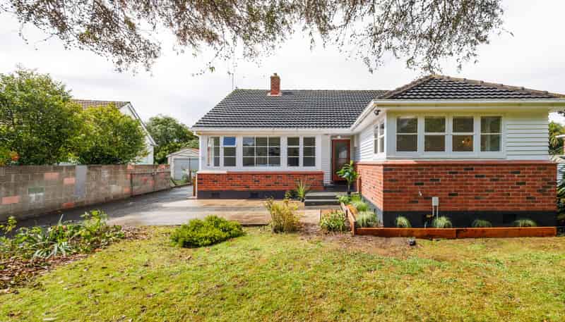 63 Savage Crescent, West End