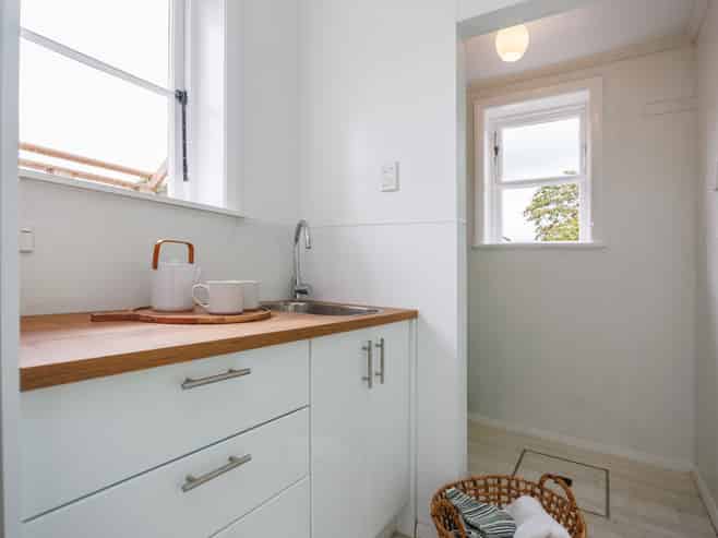 63 Savage Crescent, West End