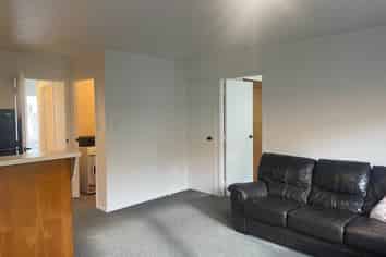 2/96 Hatea Drive, Regent