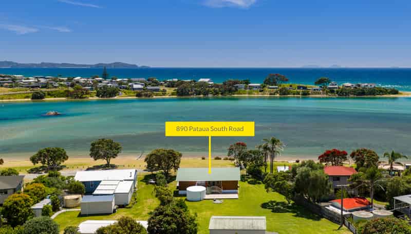 890 Pataua South Road, Pataua South