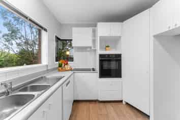 10B Highmore Place, Brookfield