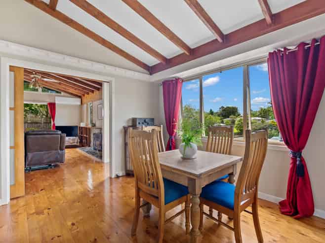 16 Glendale Road, Woodhill