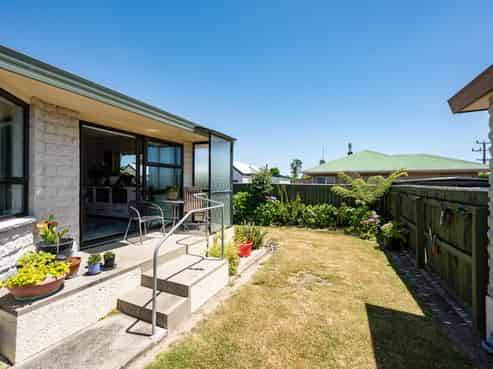 2/14 Marsden Road, Stoke