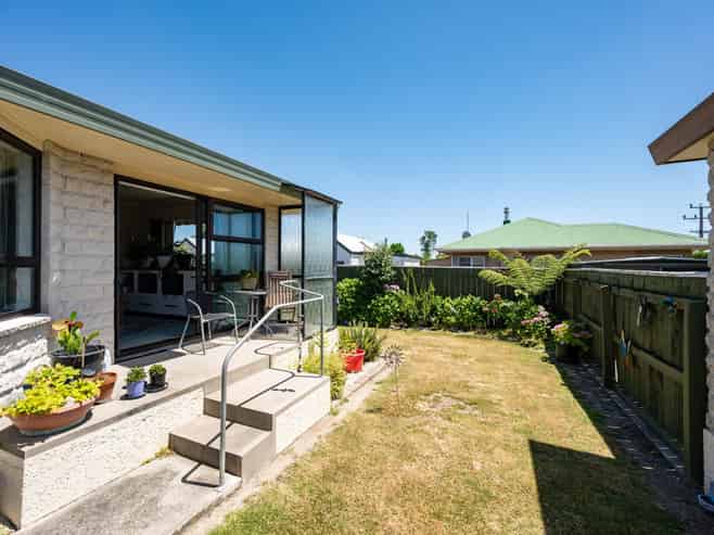 2/14 Marsden Road, Stoke