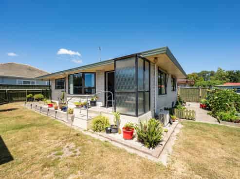 2/14 Marsden Road, Stoke