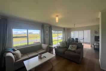 12 Beach Road, Glenbrook