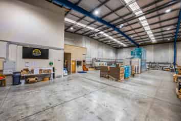 Rosebank’s finest, invest or occupy 