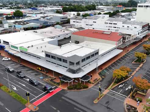 Strong Cashflow, Prime Freehold Location