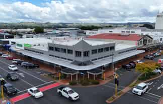 Strong Cashflow, Prime Freehold Location