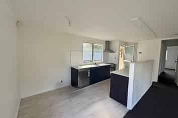 8 The Glade North, Pukekohe