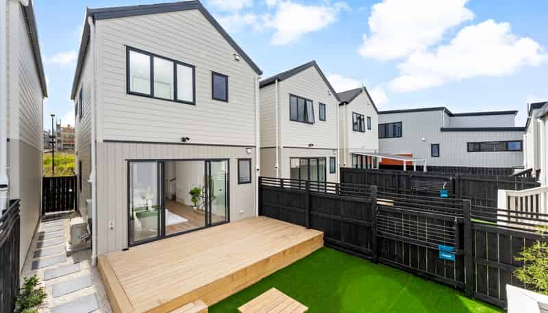 18 Toetoe Street, Westgate