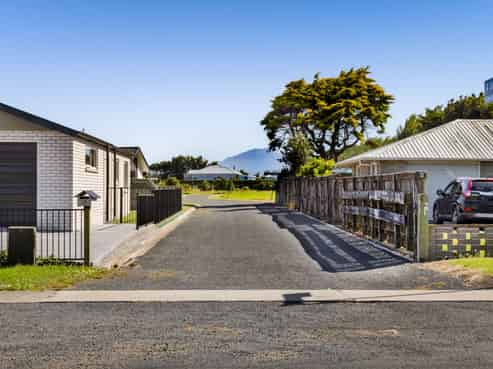 9 Gillies Lane, Opunake