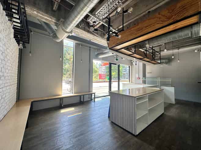 CBD FRINGE TURNKEY HOSPO - NO KEY MONEY NEEDED!
