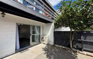 6/15 Buffon Street, Waltham