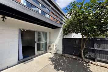 6/15 Buffon Street, Waltham