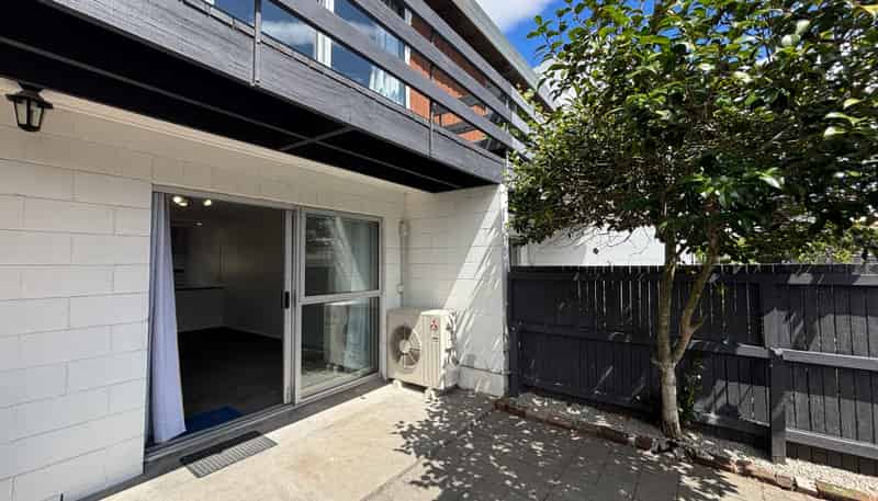 6/15 Buffon Street, Waltham