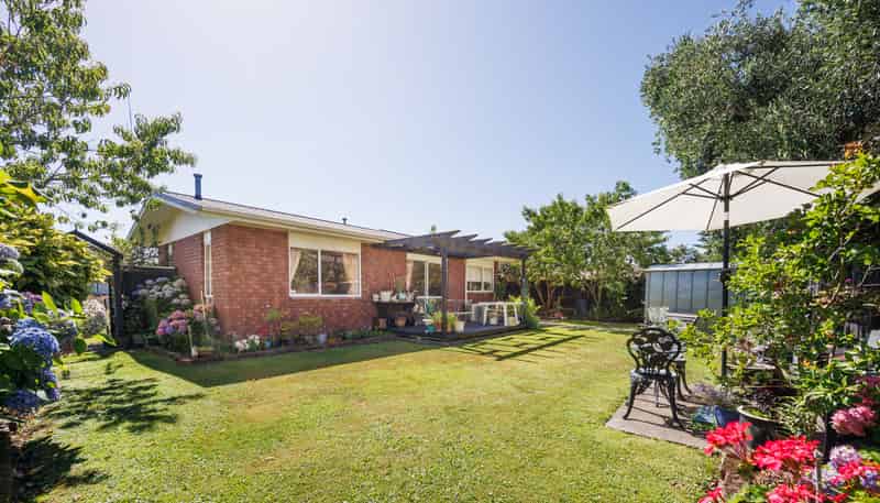 66 Amberley Avenue, Highbury