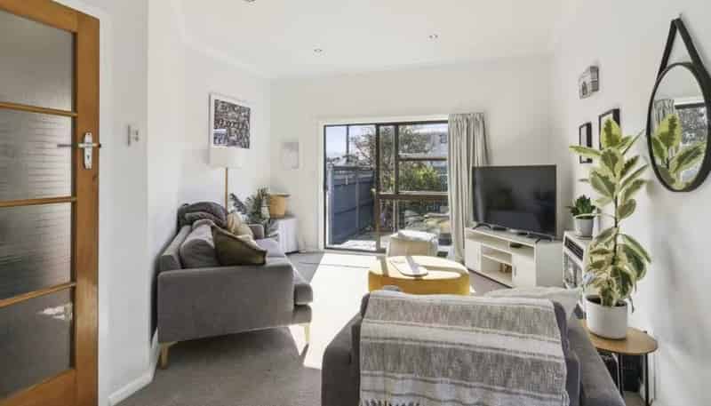 406 Broadway, Miramar