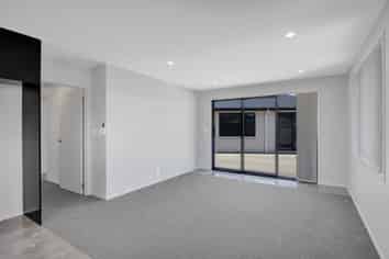 8A Frederick Place, Whalers Gate