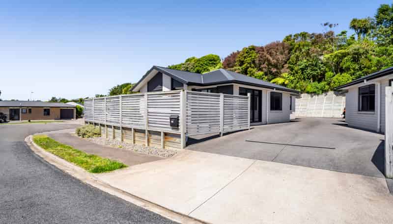 8A Frederick Place, Whalers Gate