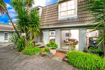 6 Burns Avenue, Takapuna