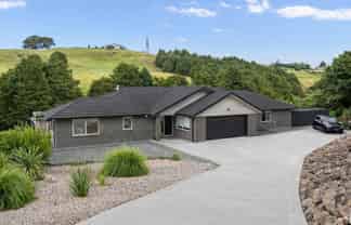 12 Catherin Servant Close, Maunu