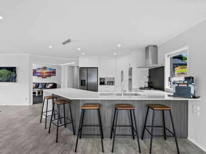 12 Catherin Servant Close, Maunu