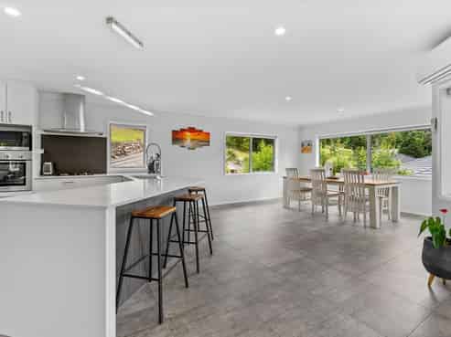 12 Catherin Servant Close, Maunu