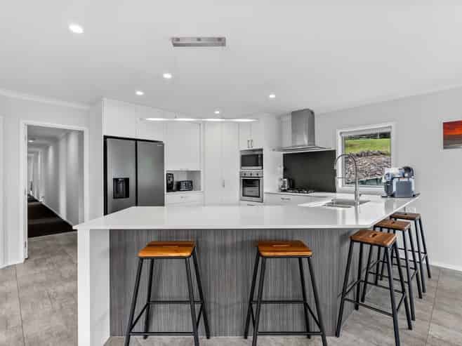 12 Catherin Servant Close, Maunu