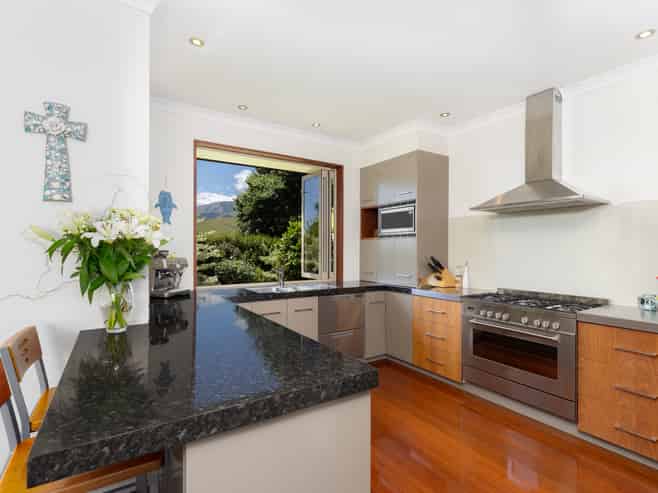 25 Hill Street North, Richmond