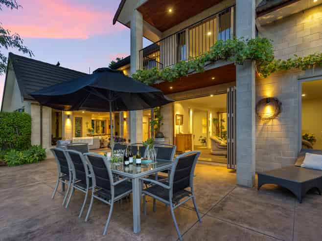 25 Hill Street North, Richmond