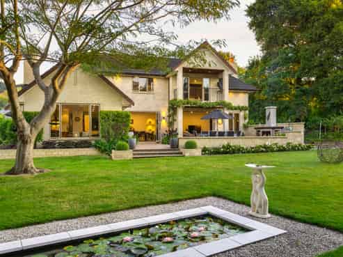 25 Hill Street North, Richmond