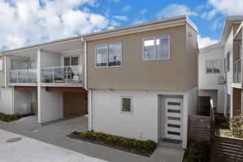 13D Sealord Place, Clendon Park