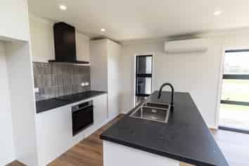 43 Magnolia Place, Levin