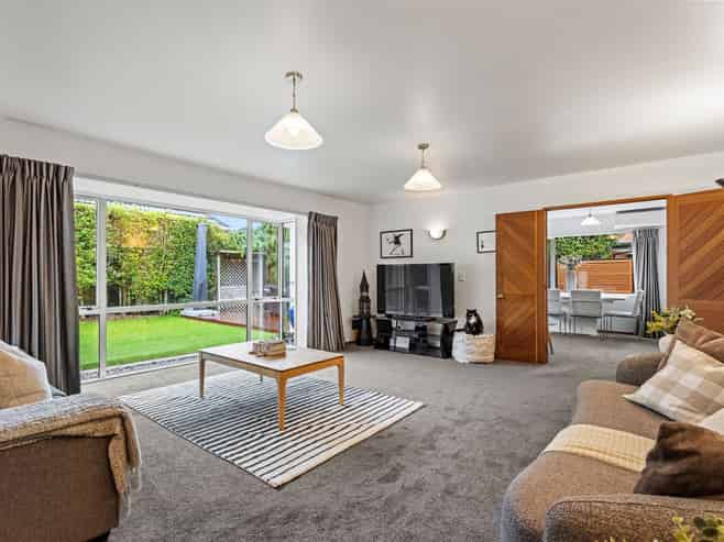 2/3 Creyke Road, Fendalton