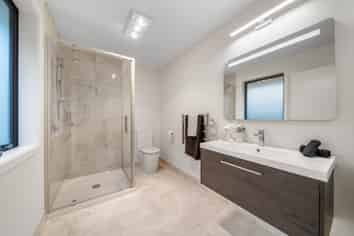 130 Silverstream Road, Crofton Downs