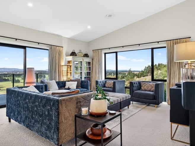 12 Airstrip Ridge, Parkvale