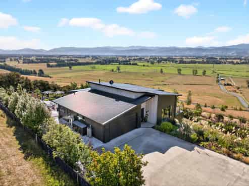 12 Airstrip Ridge, Parkvale