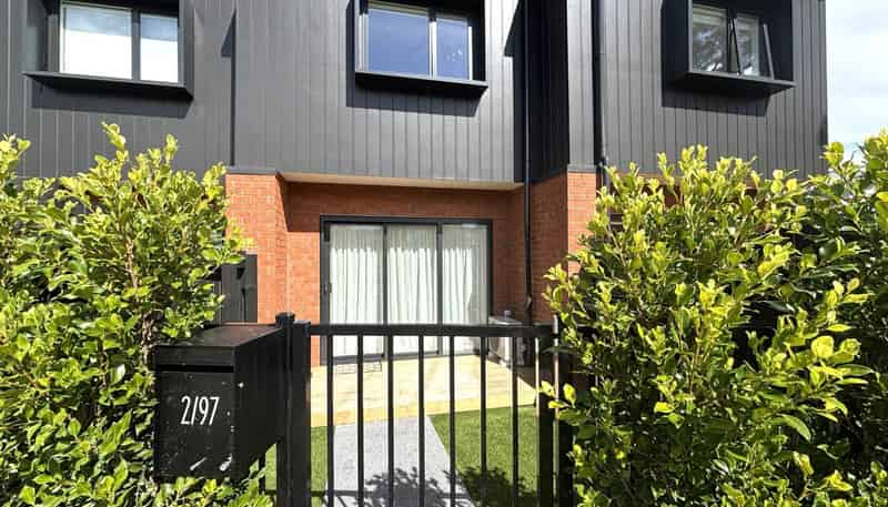 2/97 Atkinson Road, Titirangi