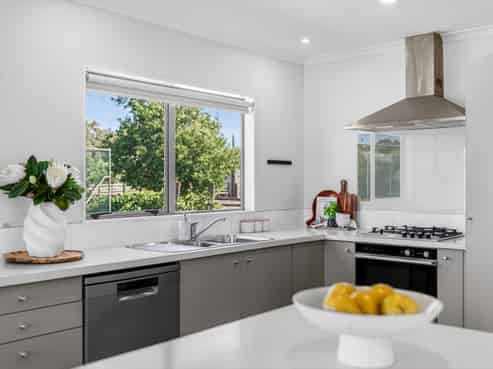 8 Redwood Lane, Martinborough