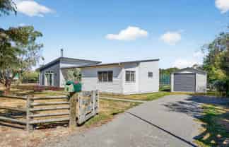 8 Redwood Lane, Martinborough
